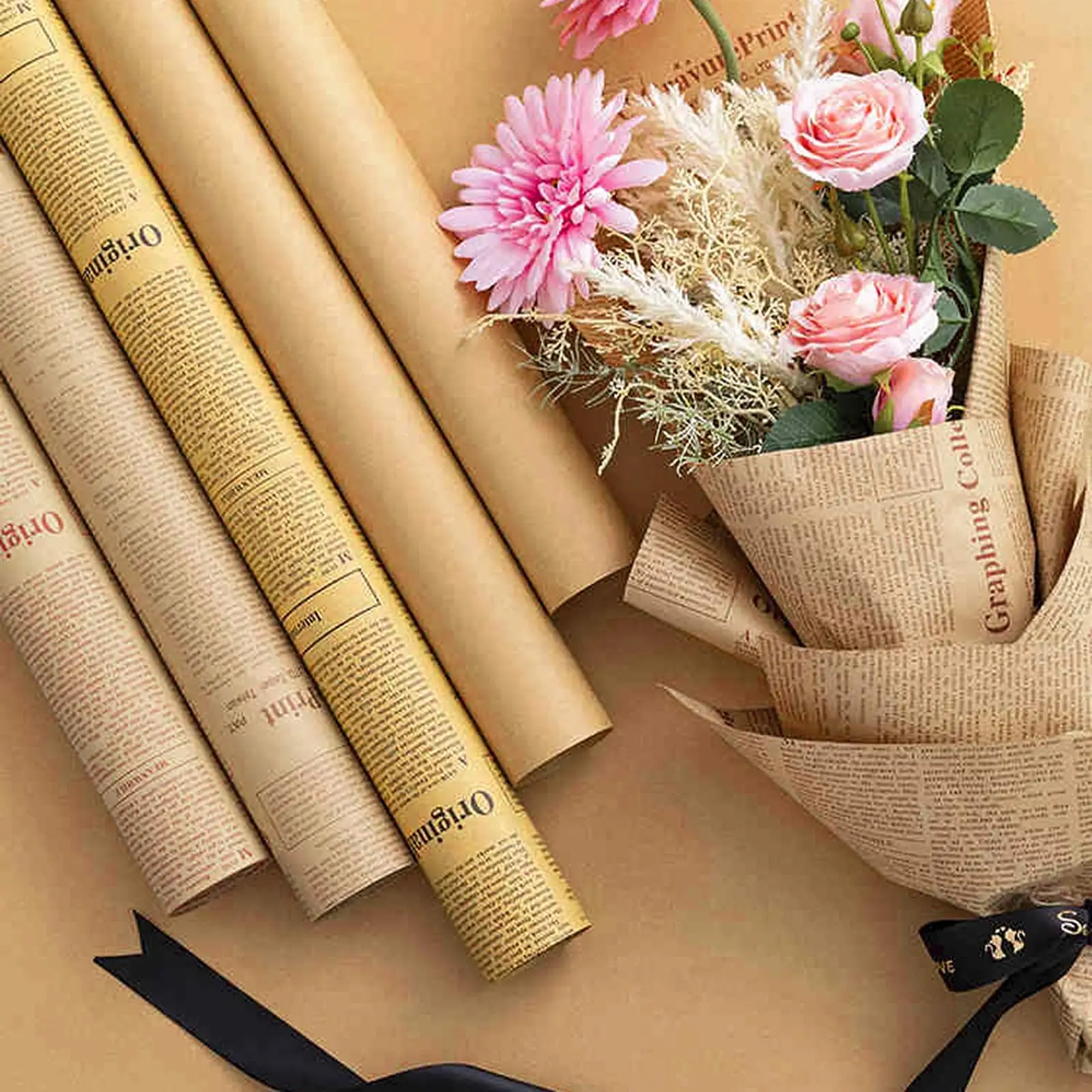 Bouquet de fleur emballé dans du papier journal